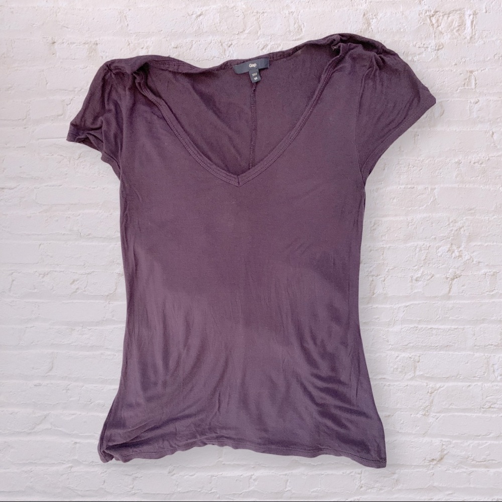 Gap purple v neck top